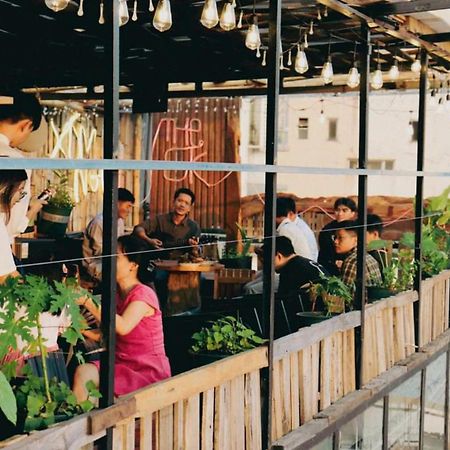 The Gk House Hostel, Ecolliving, Central City, Natural Wooden, Chill View Rooftop, Restaurant And Cocktail Bar Хошимин Экстерьер фото