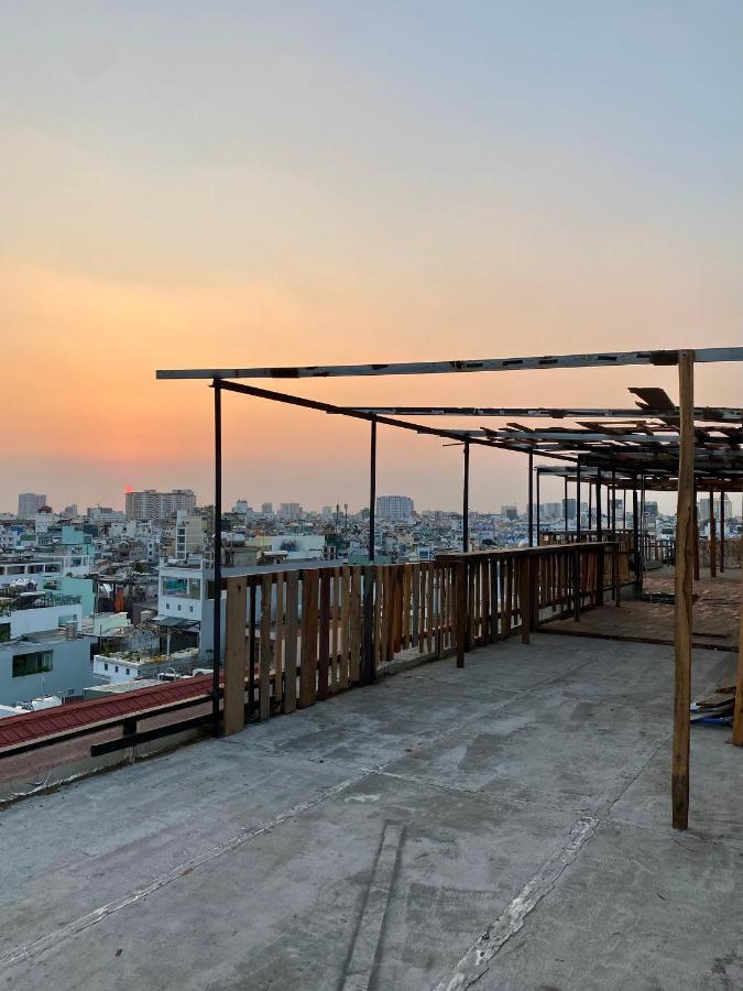 The Gk House Hostel, Ecolliving, Central City, Natural Wooden, Chill View Rooftop, Restaurant And Cocktail Bar Хошимин Экстерьер фото