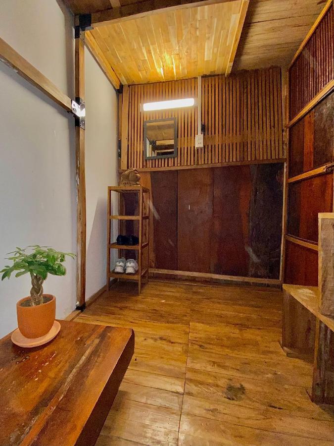 The Gk House Hostel, Ecolliving, Central City, Natural Wooden, Chill View Rooftop, Restaurant And Cocktail Bar Хошимин Экстерьер фото