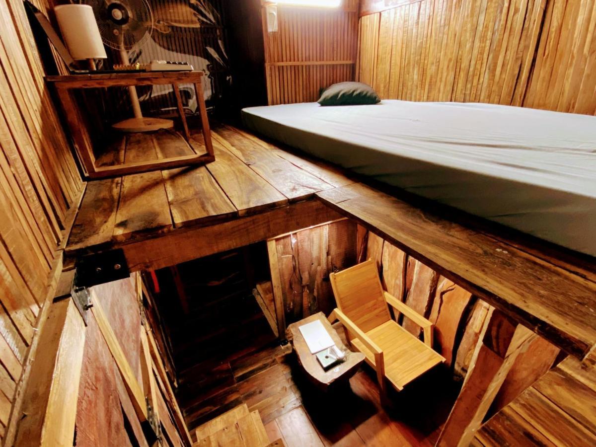 The Gk House Hostel, Ecolliving, Central City, Natural Wooden, Chill View Rooftop, Restaurant And Cocktail Bar Хошимин Экстерьер фото