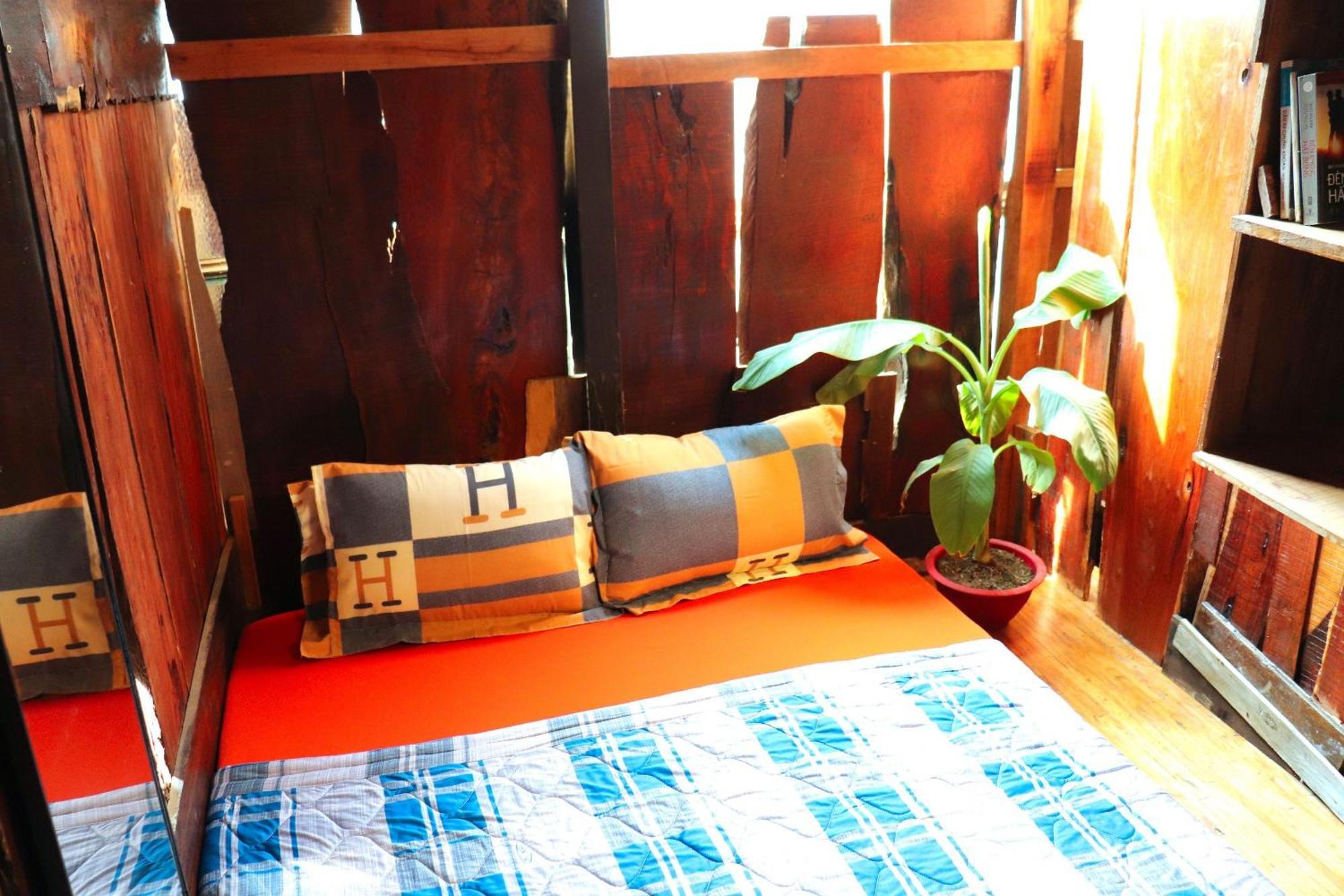 The Gk House Hostel, Ecolliving, Central City, Natural Wooden, Chill View Rooftop, Restaurant And Cocktail Bar Хошимин Экстерьер фото