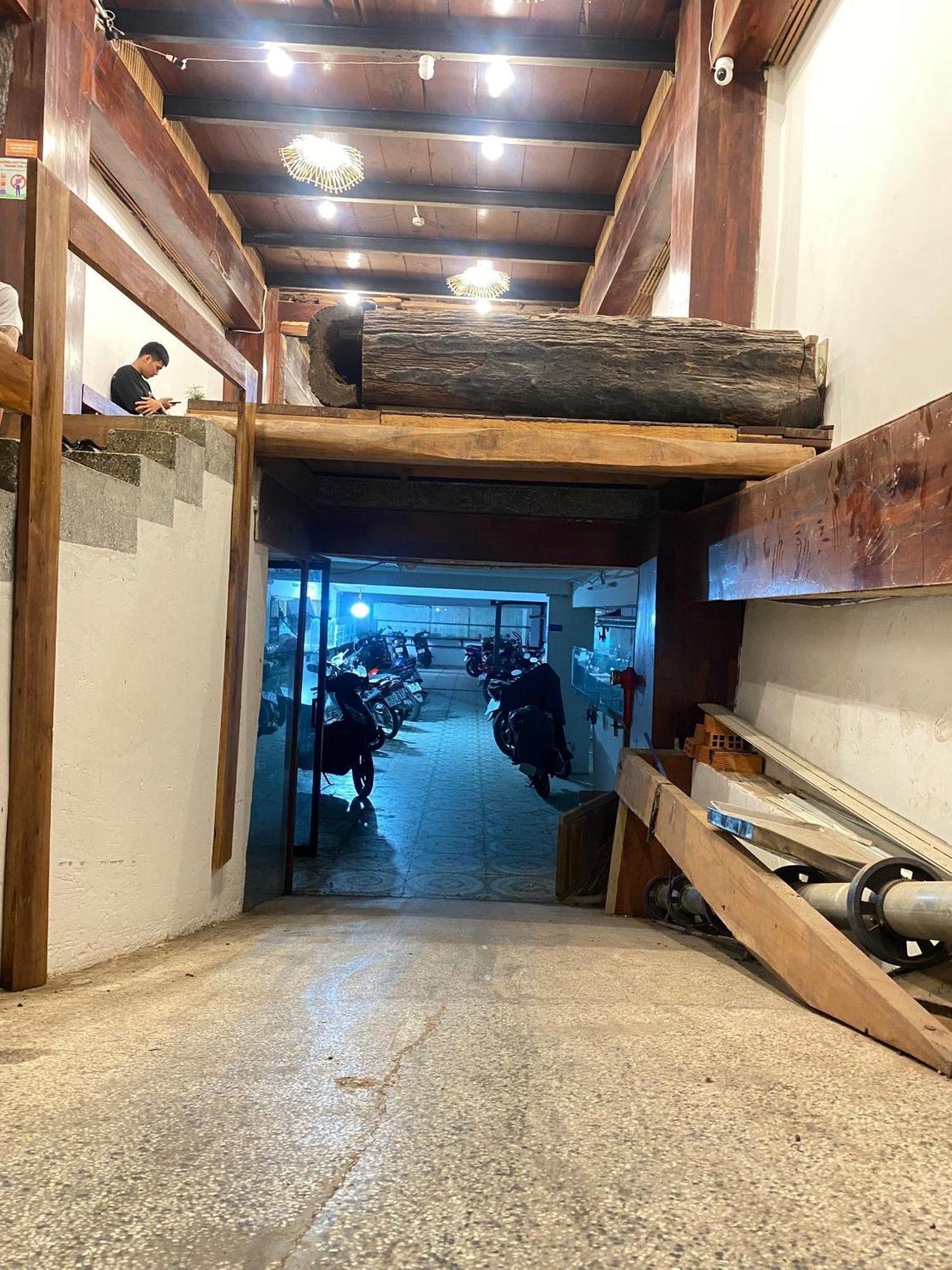 The Gk House Hostel, Ecolliving, Central City, Natural Wooden, Chill View Rooftop, Restaurant And Cocktail Bar Хошимин Экстерьер фото