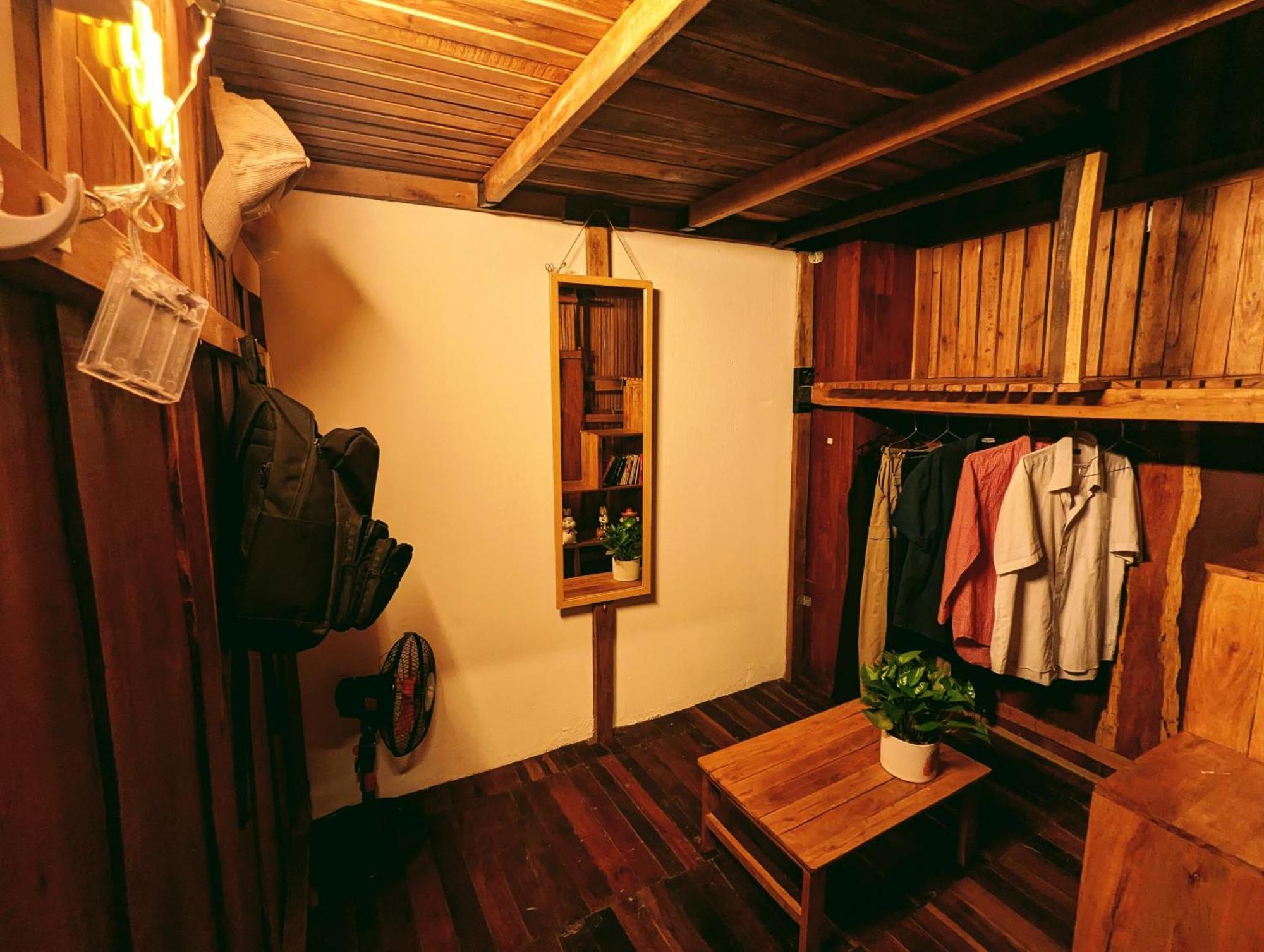 The Gk House Hostel, Ecolliving, Central City, Natural Wooden, Chill View Rooftop, Restaurant And Cocktail Bar Хошимин Экстерьер фото